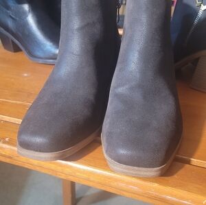 Elegant Black Ankle Boots